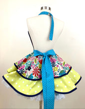Load image into Gallery viewer, Garden Pretties Apron, Woman's Apron