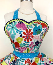 Load image into Gallery viewer, Garden Pretties Apron, Woman's Apron