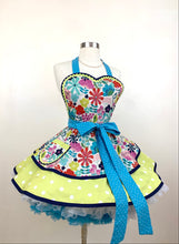 Load image into Gallery viewer, Garden Pretties Apron, Woman's Apron