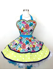 Load image into Gallery viewer, Garden Pretties Apron, Woman's Apron