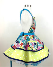 Load image into Gallery viewer, Garden Pretties Apron, Woman's Apron