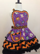 Load image into Gallery viewer, Trick Or Treat Halloween Apron, Girl's Apron