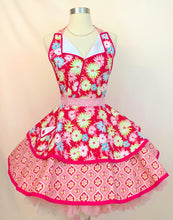 Load image into Gallery viewer, June Cleaver Paper Daisies Pin Up Apron, Cosplay 50's Housewife