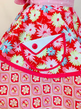 Load image into Gallery viewer, June Cleaver Paper Daisies Pin Up Apron, Cosplay 50's Housewife
