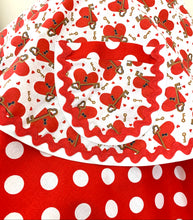 Load image into Gallery viewer, The Key to My Heart Mommy and Me Valentine Aprons