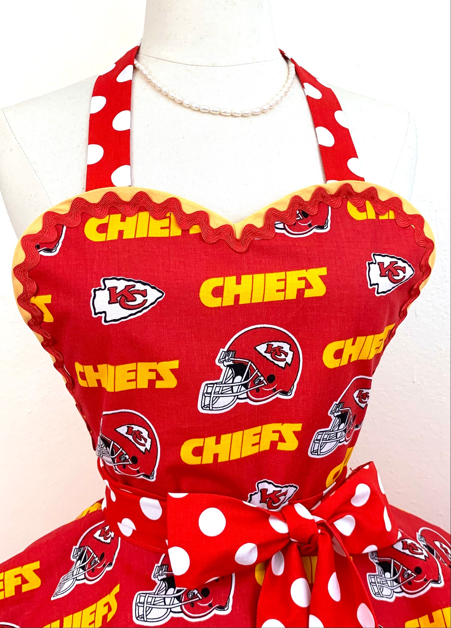 Kansas City Chiefs NFL Fan Girl Apron – SassyFras Collection